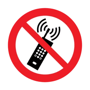 Panneau d'interdiction ISO 7010 P013 portables actives interdits – signalisation d'accès interdit dans la région du Valais romand