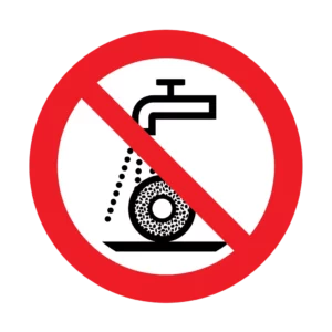Panneau d'interdiction ISO 7010 P033 meulage humide interdit – panneau de défense en Valais (Suisse romande)