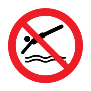 Panneau d'interdiction ISO 7010 P052 plongeon interdit – signalétique d'interdiction à Sierre dans le canton du Valais (Suisse)