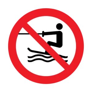 Panneau d'interdiction ISO 7010 P058 activite aqua tractee interdite – panneau de défense en Suisse