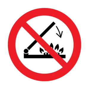 Panneau d'interdiction ISO 7010 P073 ne pas fermer couvercle avec bruleurs en marche – panneau de restriction dans le Valais suisse